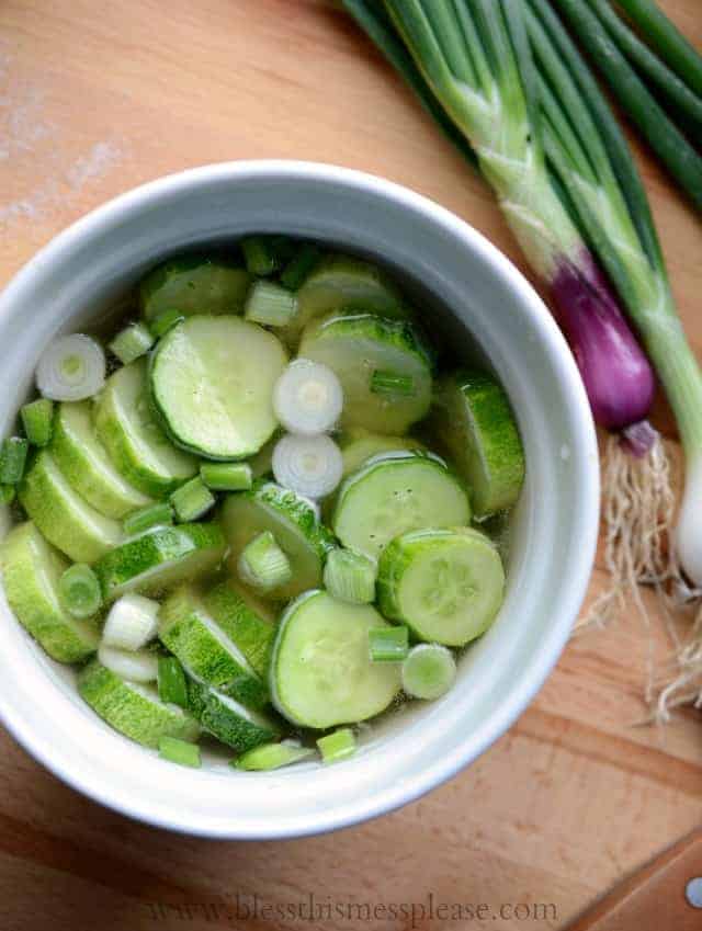 refrigerator pickles that are quick and easy.